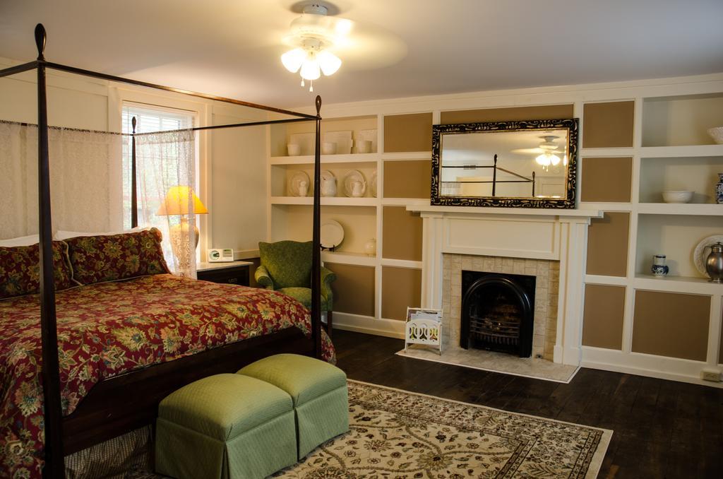 Bourbon Manor Bed & Breakfast Inn Bardstown Quarto foto