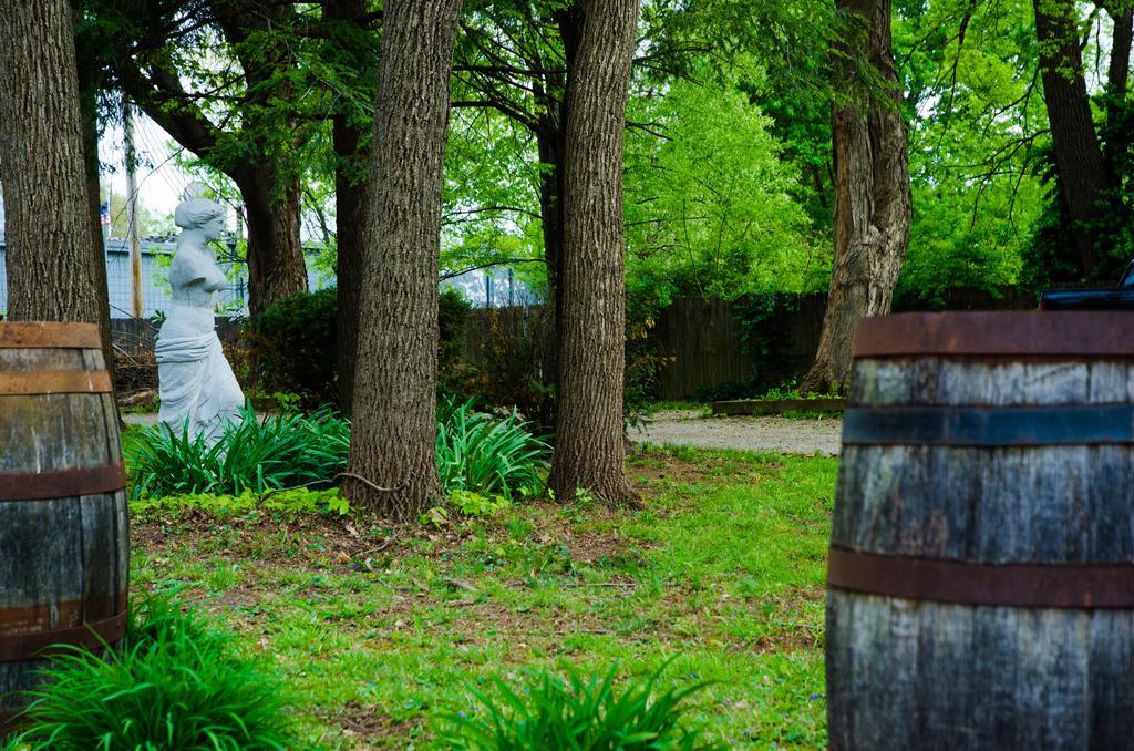 Bourbon Manor Bed & Breakfast Inn Bardstown Exterior foto