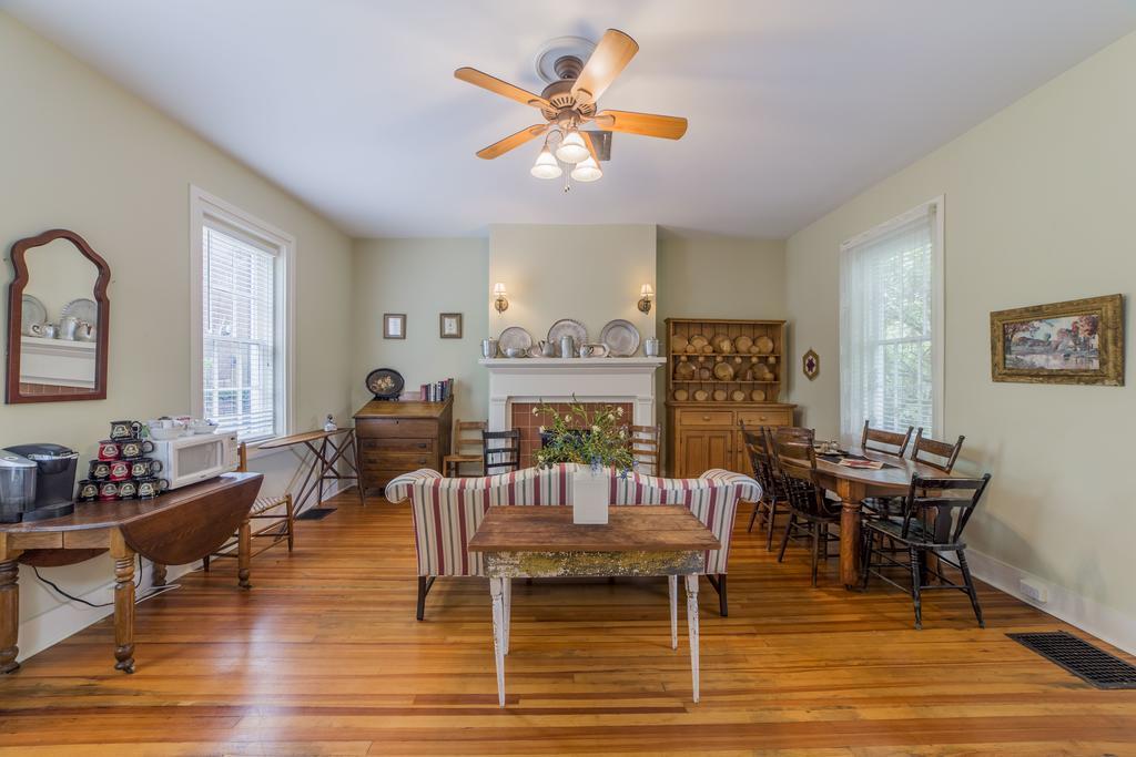 Bourbon Manor Bed & Breakfast Inn Bardstown Exterior foto