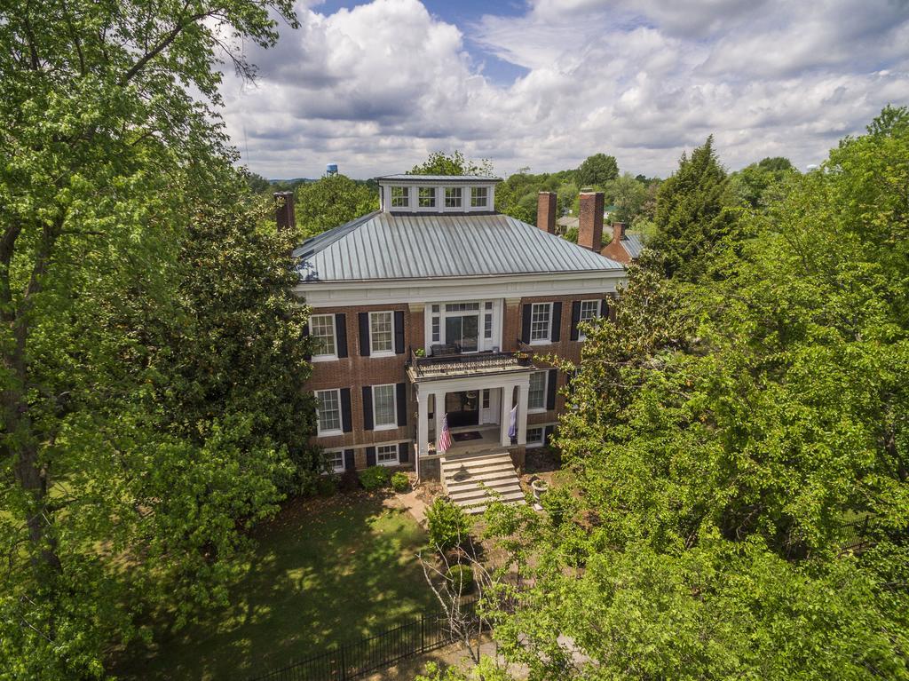 Bourbon Manor Bed & Breakfast Inn Bardstown Exterior foto